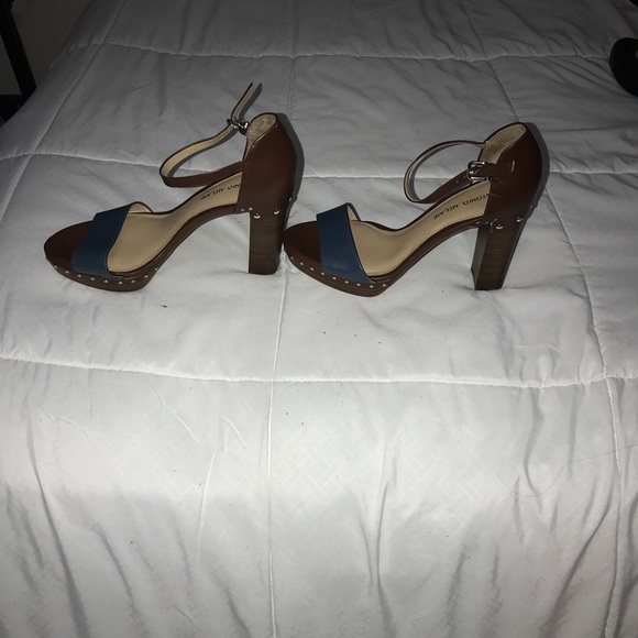 Blue and Brown Leather Antonio Melani Block heeled sandals. Size 8.5 - Picture 5 of 5